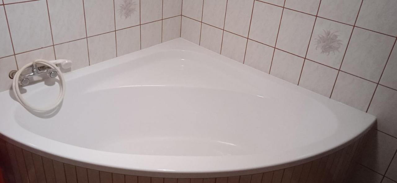 קאמיינה גורה Hotel Krokus מראה חיצוני תמונה