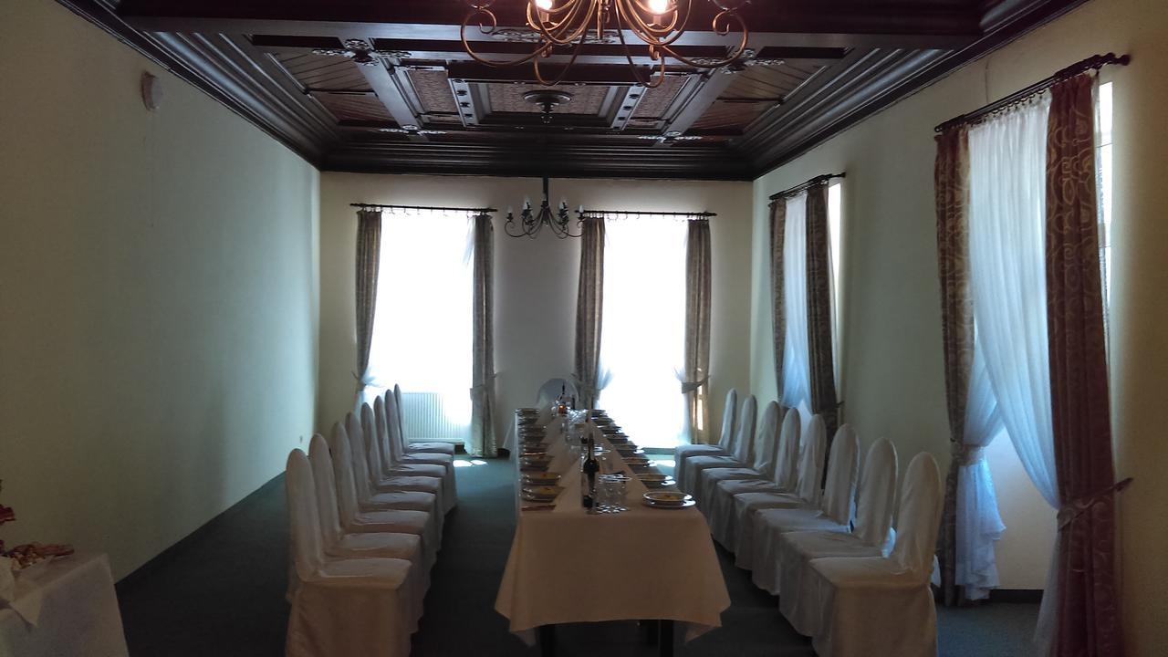 קאמיינה גורה Hotel Krokus מראה חיצוני תמונה